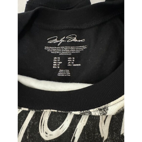 MARILYN MONROE PULLOVER FLEECE small - Picture 3 of 3